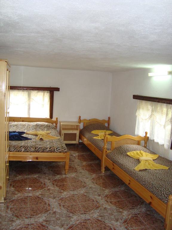 Kuma Lissa Guest House Kozhari Ruang foto