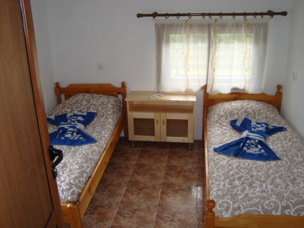 Kuma Lissa Guest House Kozhari Ruang foto
