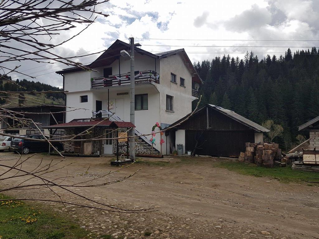 Kuma Lissa Guest House Kozhari Bagian luar foto